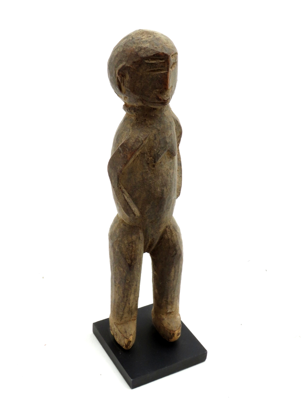 Statue Lobi batéba